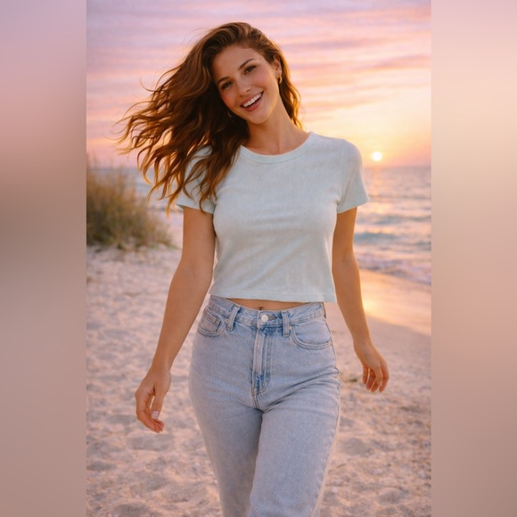 American Eagle Baby Blue Ribbed Cropped Tee Size L NWOT - Picture 2 of 4